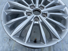 Laden Sie das Bild in den Galerie-Viewer, 1x Alufelge 16 Zoll 6.5&quot; 5x108 50ET Glanz Silber JX7C-1007-B1A Ford Rim Wheel