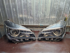 Frontscheinwerfer Toyota Yaris LED Ein Satz Scheinwerfer Headlight