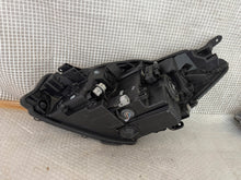 Load image into Gallery viewer, Frontscheinwerfer Toyota Yaris LED Rechts Scheinwerfer Headlight SCH3038116098vc