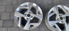 Load image into Gallery viewer, 1x Alufelge 15 Zoll 6.0&quot; 4x100 48ET Glanz Silber 52910-K7100 Hyundai Rim Wheel