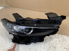 Laden Sie das Bild in den Galerie-Viewer, Frontscheinwerfer Mazda IV BCJH-51030 Rechts Scheinwerfer Headlight