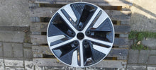 Laden Sie das Bild in den Galerie-Viewer, 1x Alufelge 16 Zoll 6.5&quot; 5x114.3 45ET Glanz Silber 52910-12800 Kia Rim Wheel