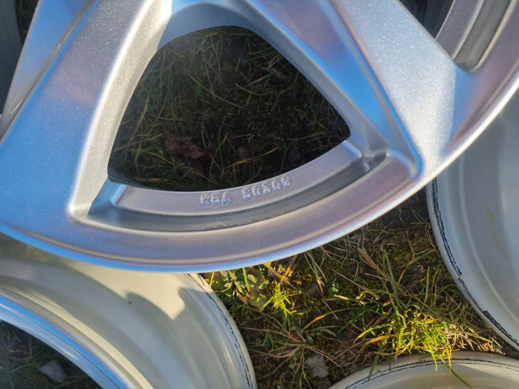 4x Alufelge 16 Zoll 6.5" 5x112 46ET Glanz KBA50369 VW Golf Rim Wheel FEL8723928867lg