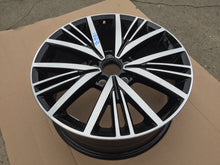 Load image into Gallery viewer, 1x Alufelge 17 Zoll 7.0&quot; 5x112 43ET 5C0601025BQ VW Beetle Rim Wheel