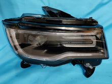 Laden Sie das Bild in den Galerie-Viewer, Frontscheinwerfer Jeep Grand Cherokee Wk2 68266656AH Rechts Headlight SCH2058553915ls