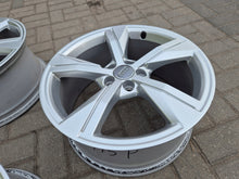 Laden Sie das Bild in den Galerie-Viewer, 4x Alufelge 17 Zoll 7.5" 5x112 46ET Glanz Silber 82A601025 Audi A1 82 I FEL1691410340nr