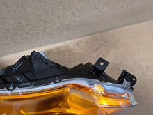 Laden Sie das Bild in den Galerie-Viewer, Frontscheinwerfer Mitsubishi L200 8301C730 Rechts Scheinwerfer Headlight SCH2195423869dx