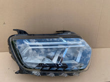 Load image into Gallery viewer, Frontscheinwerfer Dacia Duster 260101613R LED Rechts Scheinwerfer Headlight