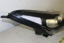 Laden Sie das Bild in den Galerie-Viewer, Frontscheinwerfer Kia Sportage Xenon Rechts Scheinwerfer Headlight SCH7741025268gv