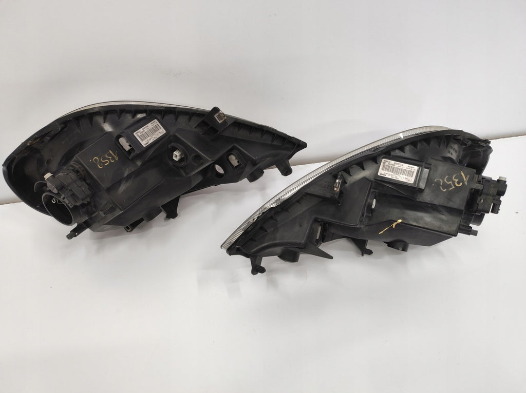 Frontscheinwerfer Renault Trafic II 8200701354 8200701356 Rechts oder Links SCH3483033991hv