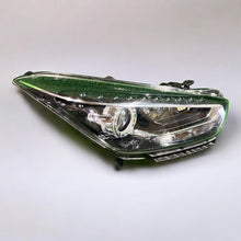 Laden Sie das Bild in den Galerie-Viewer, Frontscheinwerfer Hyundai I40 92102-3Z620 LED Rechts Scheinwerfer Headlight