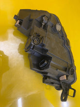 Laden Sie das Bild in den Galerie-Viewer, Frontscheinwerfer Skoda Fabia 6VB941016 LED Rechts Scheinwerfer Headlight