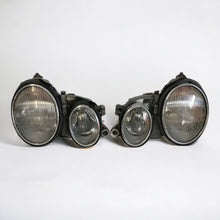 Laden Sie das Bild in den Galerie-Viewer, Frontscheinwerfer Mercedes-Benz Clk A208 2088000175 Ein Satz Headlight