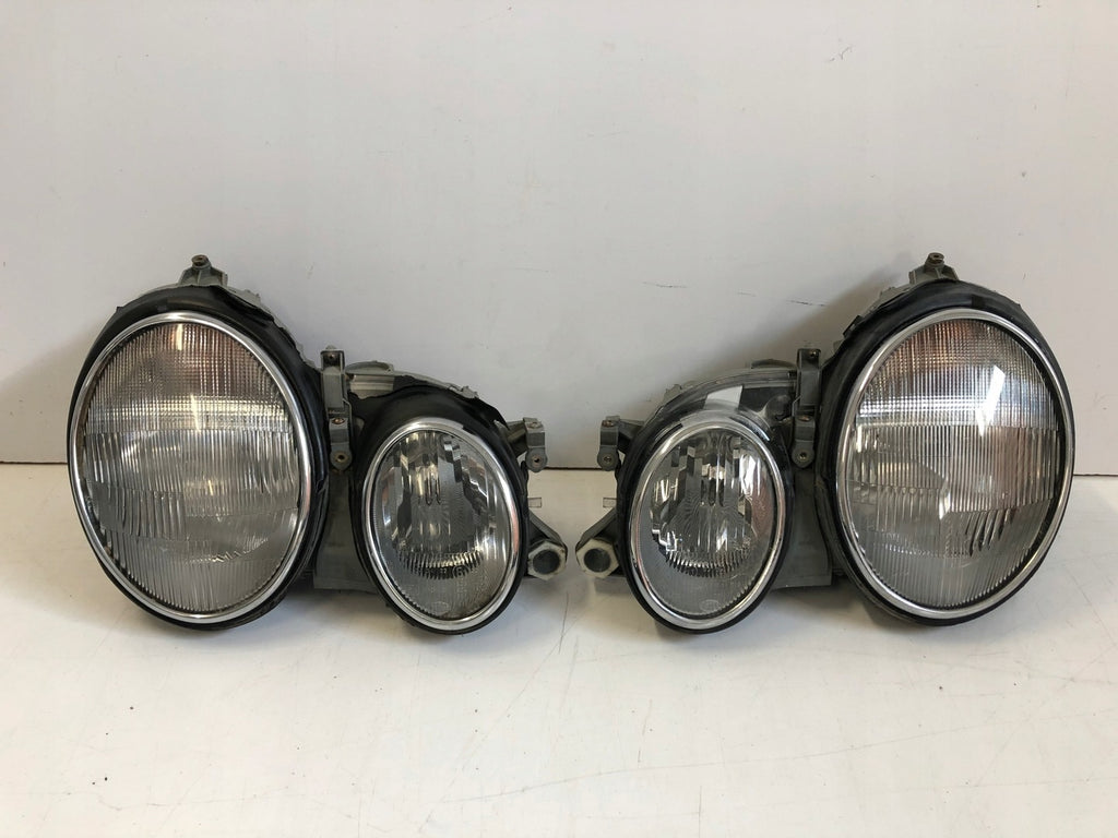 Frontscheinwerfer Mercedes-Benz Clk A208 2088000175 Ein Satz Headlight