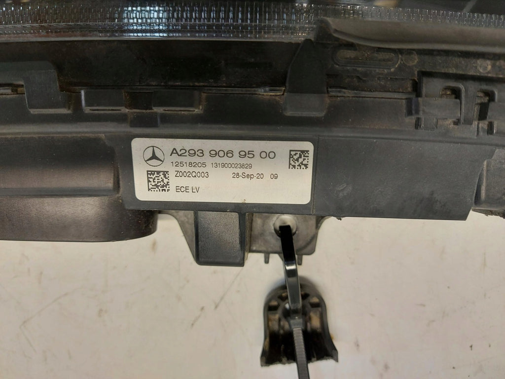 Frontscheinwerfer Mercedes-Benz Eqc A2939069500 Vorderseite Headlight SCH4187300899ew