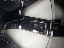 Laden Sie das Bild in den Galerie-Viewer, 1x Alufelge 18 Zoll 7.5" 5x112 51ET Glanz Schwarz 5K0601025AC VW Golf Vii FEL5266525507tv