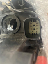 Laden Sie das Bild in den Galerie-Viewer, Frontscheinwerfer Ford Ranger Links Scheinwerfer Headlight SCH7369981661ck