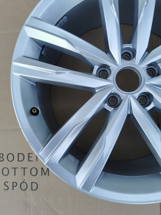 1x Alufelge 18 Zoll 8.0" 5x112 44ET 3G0601025H VW Passat B8 Rim Wheel FEL8716927484wg