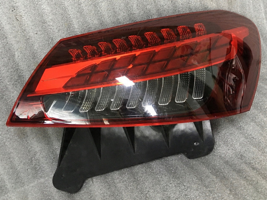 Rückleuchte Mercedes-Benz W213 A2139065209 Rechts Rearlight