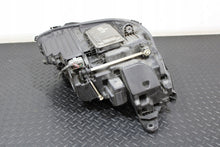 Laden Sie das Bild in den Galerie-Viewer, Frontscheinwerfer Mercedes-Benz W213 A2139067806 LED Rechts oder Links SCH8990701299og