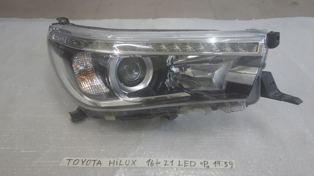Frontscheinwerfer Toyota Hilux VIII LED Rechts Scheinwerfer Headlight SCH9367808024ht