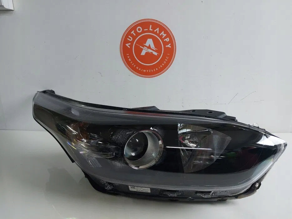 Frontscheinwerfer Kia Ceed 92102-J7051 92102-J7XXX J791-22040 J792111020 Rechts