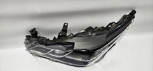 Laden Sie das Bild in den Galerie-Viewer, Frontscheinwerfer Toyota Corolla 81150-02T31 FALSE Scheinwerfer Headlight SCH5641128028mf