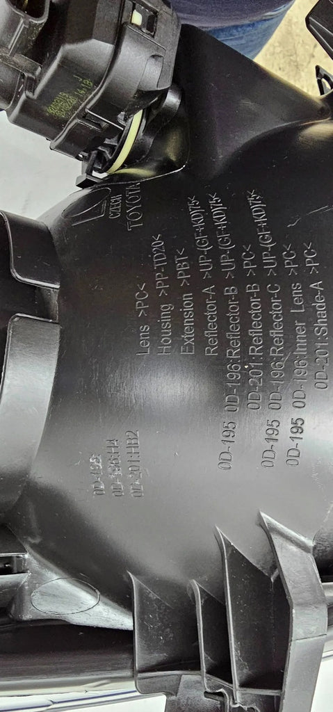 Frontscheinwerfer Toyota Yaris Links Scheinwerfer Headlight