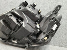 Laden Sie das Bild in den Galerie-Viewer, Frontscheinwerfer VW Transporter S74113E016 LED Rechts Scheinwerfer Headlight SCH6670628656in