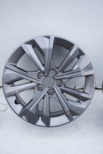 Laden Sie das Bild in den Galerie-Viewer, 1x Alufelge 17 Zoll 7.0" 5x108 40ET Glanz Graphit 9814117977 Peugeot Rim Wheel FEL7957842238qf