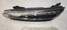 Laden Sie das Bild in den Galerie-Viewer, Frontscheinwerfer Hyundai Kona 92207 J9600 LED Ein Stück (Rechts oder Links)
