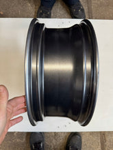 Laden Sie das Bild in den Galerie-Viewer, 1x Alufelge 17 Zoll 7.0" 5x114.3 45ET KB8M-V3810 Mazda Rim Wheel FEL4412071076vt