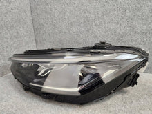 Laden Sie das Bild in den Galerie-Viewer, Frontscheinwerfer VW Passat 3J1941035 LED Links Scheinwerfer Headlight SCH7227896553lh