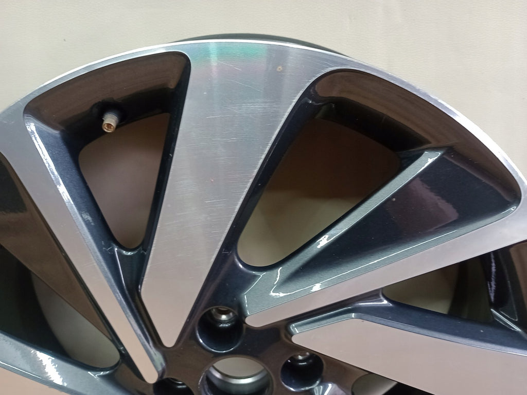 1x Alufelge 18 Zoll 5.0" 4x100 40ET Glanz Schwarz CMS1211-3 Toyota Aygo X FEL8521500984vv