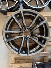 Load image into Gallery viewer, 1x Alufelge 20 Zoll 10.5" 5x120 37ET Glanz Graphit 2284655 BMW Rim Wheel FEL7489328226ll