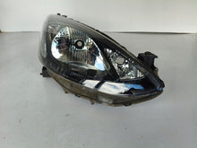 Laden Sie das Bild in den Galerie-Viewer, Frontscheinwerfer Mazda 2 P6516 Rechts Scheinwerfer Headlight SCH2989431658dg