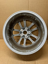 Laden Sie das Bild in den Galerie-Viewer, 1x Alufelge 19 Zoll 10.5" 5x130 971601025G Porsche Panamera 971 Rim Wheel FEL5716416250ul