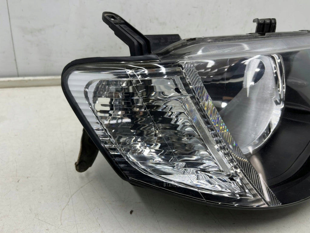Frontscheinwerfer Mitsubishi L200 8301B462 Rechts Scheinwerfer Headlight SCH9852713772jt