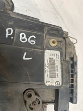 Load image into Gallery viewer, Frontscheinwerfer VW Passat 3C0941753G 89390030 Xenon Links Headlight SCH2855665212zu