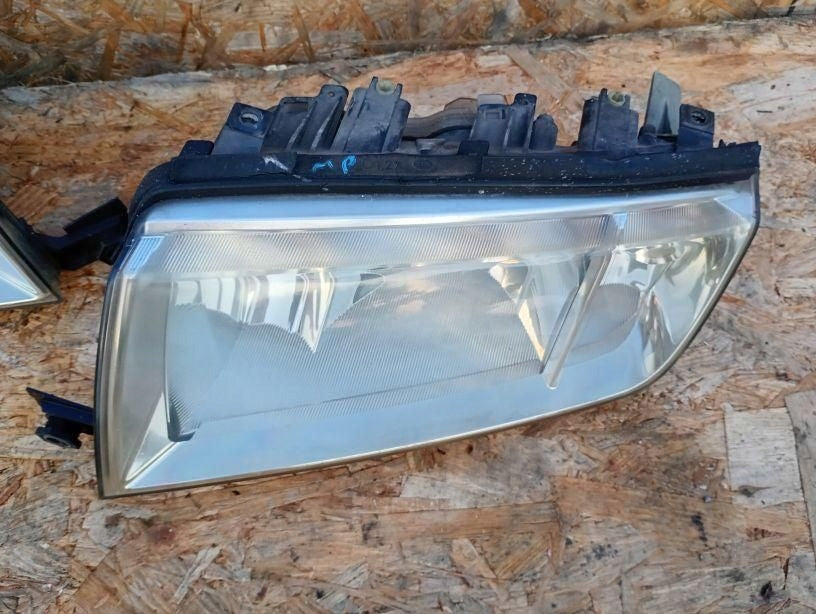 Frontscheinwerfer Skoda Fabia I Links Scheinwerfer Headlight