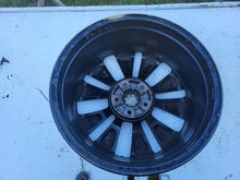 Load image into Gallery viewer, 1x Alufelge 18 Zoll 7.5&quot; 5x114.3 46ET Glanz Silber 52910-2T550 Kia Optima