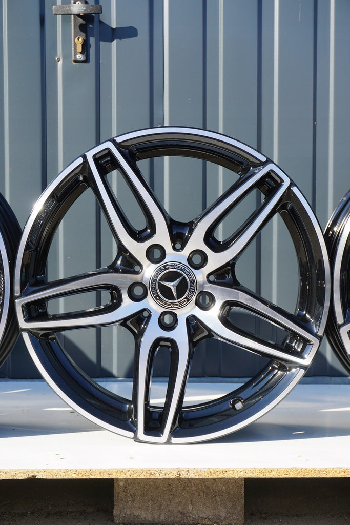 4x Alufelge 18 Zoll 7.5" 5x112 52ET Glanz Schwarz A1764010700 Mercedes-Benz W176
