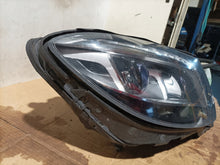 Laden Sie das Bild in den Galerie-Viewer, Frontscheinwerfer Ford W222 Rechts Scheinwerfer Headlight