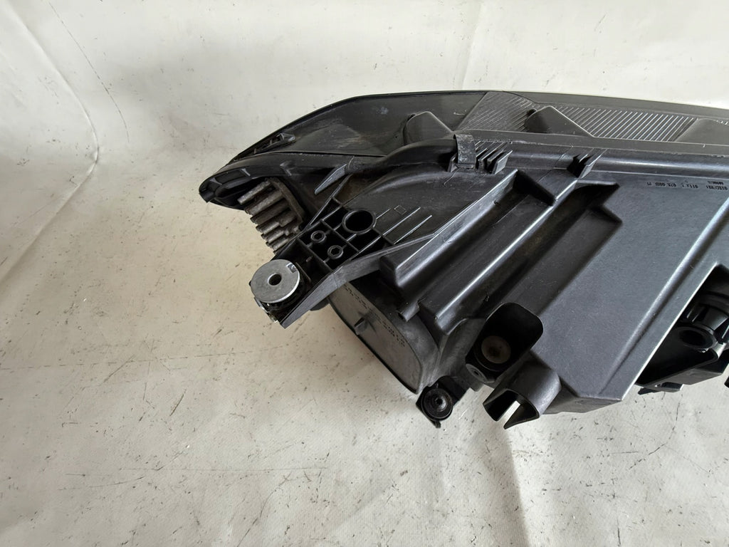 Frontscheinwerfer VW Touran 5TB941081A LED Ein Stück (Rechts oder Links)