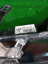 Load image into Gallery viewer, Frontscheinwerfer Toyota Corolla 8115002L50 Links Scheinwerfer Headlight SCH2788813665uk