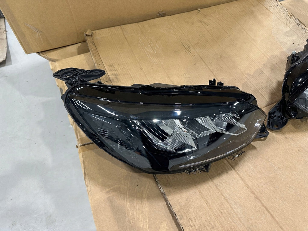 Frontscheinwerfer Peugeot 2008 9833036180 9833036380 LED Rechts oder Links