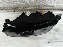 Laden Sie das Bild in den Galerie-Viewer, Frontscheinwerfer Skoda Octavia IV 5E4941015A Full LED Links Headlight SCH6227583730oz