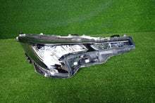 Load image into Gallery viewer, Frontscheinwerfer Toyota Corolla 81110-02S60 Rechts Scheinwerfer Headlight SCH8485720776ch