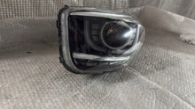 Laden Sie das Bild in den Galerie-Viewer, Frontscheinwerfer Kia Picanto Links Scheinwerfer Headlight SCH2332753467xv