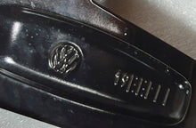 Laden Sie das Bild in den Galerie-Viewer, 1x Alufelge 18 Zoll 7.0&quot; 5x100 39ET 2GM601025F VW T-Roc T Roc T-Cross Cross